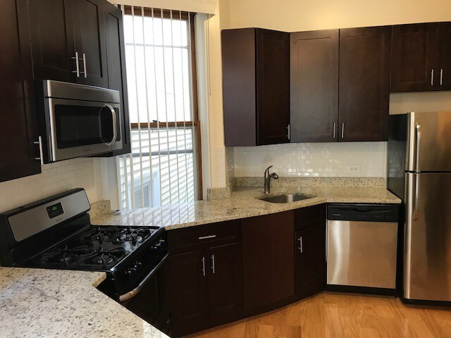 Foto principal - 3045 N Clifton Ave