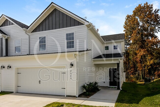 Building Photo - 2114 Miramar Circle