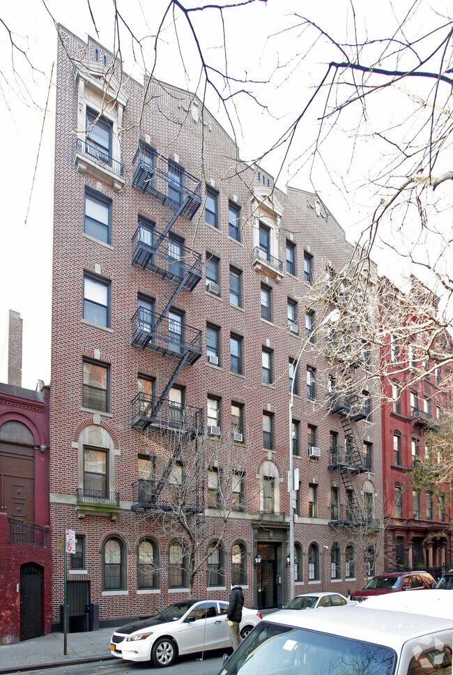 Primary Photo - 130 W 16th St