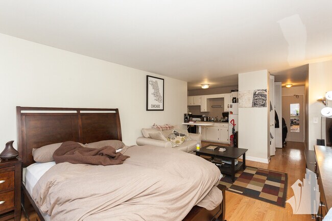 Building Photo - 607 W Wrightwood Ave