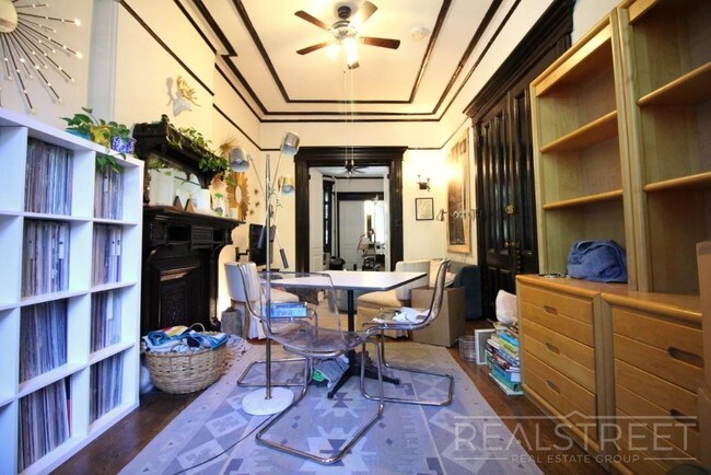 Foto del edificio - 403 Franklin Ave