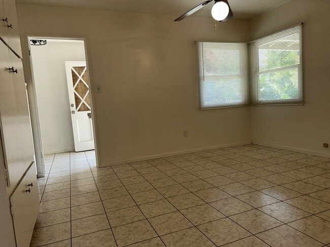 Building Photo - 3589 Mt Vernon Ave