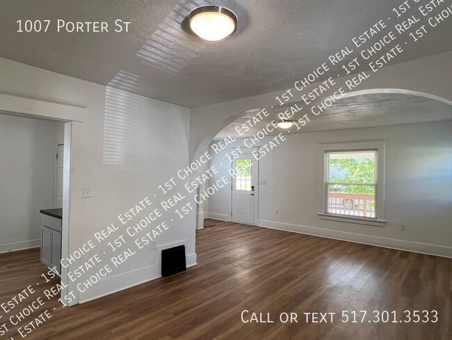 Building Photo - Completely Remodeled 3-BDR 1.5-BTH House w...