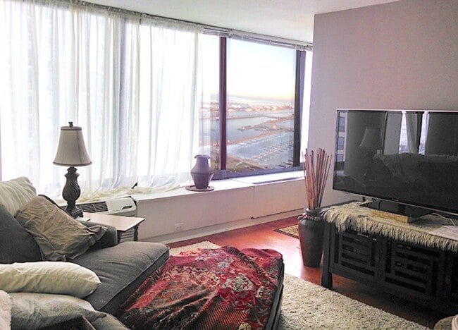 Foto del edificio - 155 N Harbor Dr