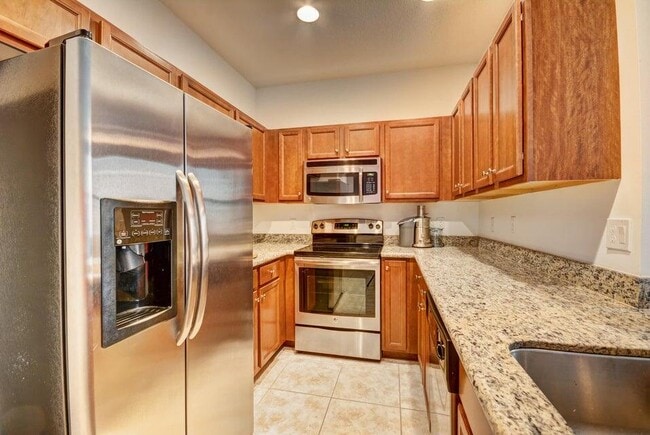 Building Photo - 1944 Vía Granada