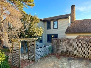 Building Photo - 2466 Fentress Ave