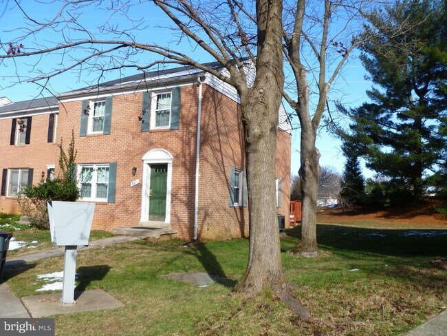Building Photo - 9311 Bentridge Ave