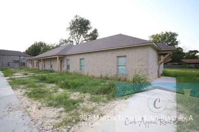 Foto del edificio - 907 Martin Luther King Blvd --A