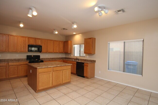Building Photo - 9302 W Bonitos Rd