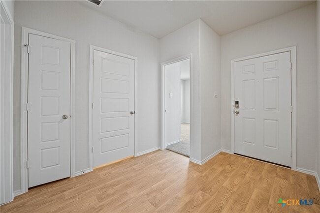 Building Photo - 465 Payton Dr