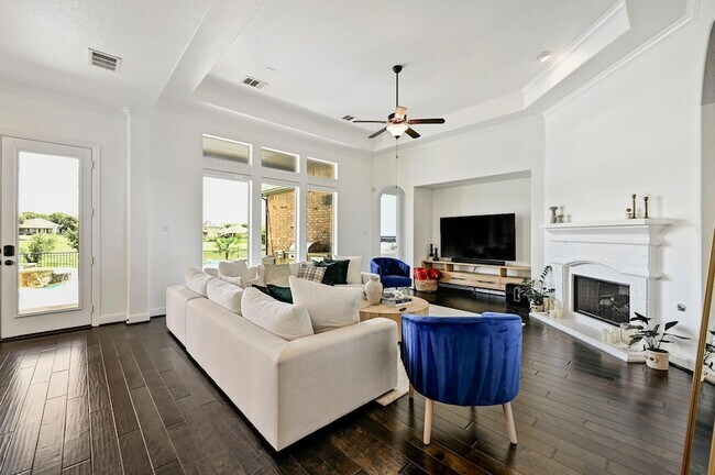 Building Photo - 4303 Woodledge Pl