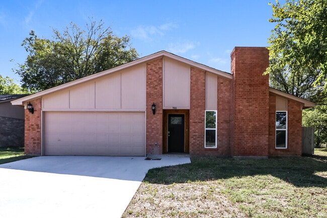 3300 Chalmette Ct