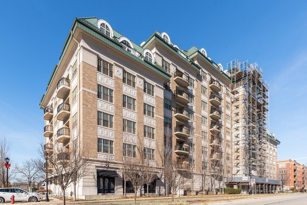 50 N Plum Grove Rd Unit 603E, Palatine, IL 60067 Condo for Rent in