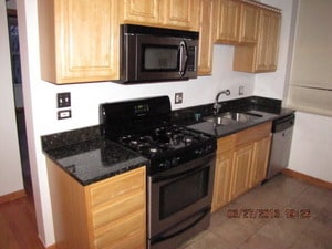 Foto del edificio - MUST SEE!  2BEDROOM/1BATH CONDO  WASHER & DRYER, CLOSE TO THE L TRAIN IN ALBANY PARK!