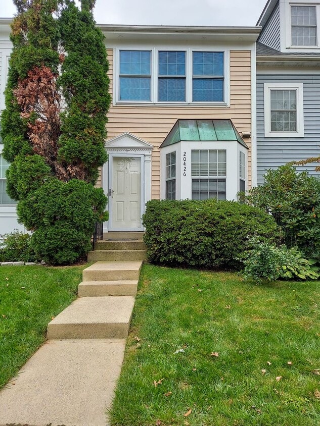 Primary Photo - Beautiful 2BR 2BA Townhouse in Germantown ...