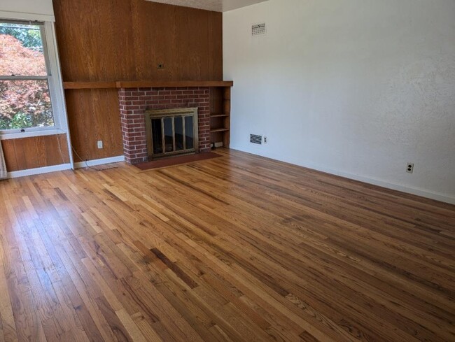 Building Photo - 2055 NW Beca Ave