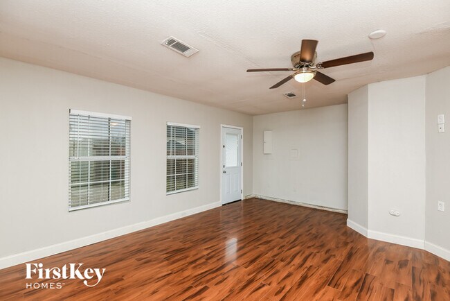 Foto del edificio - 623 Blue Chalk Dr