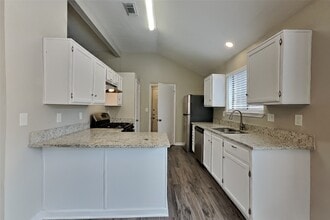 Building Photo - 8155 Big Oak Trail Dr