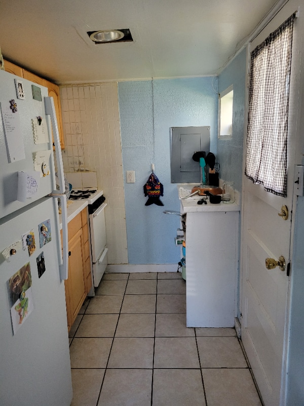 Building Photo - 355 E 500 N