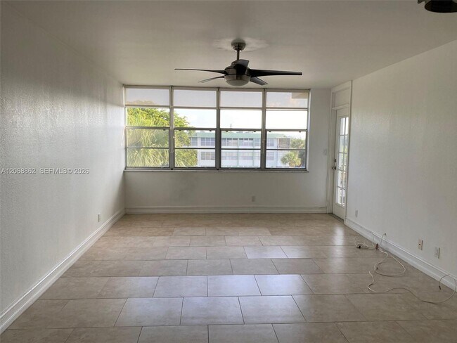 Building Photo - 2761 Taft St