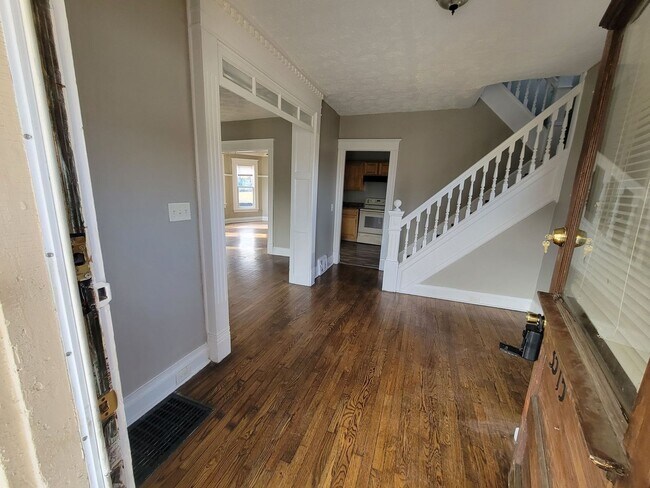 Foto del edificio - 3515 Evanston Ave 2BR/1.5BA (Cincinnati)