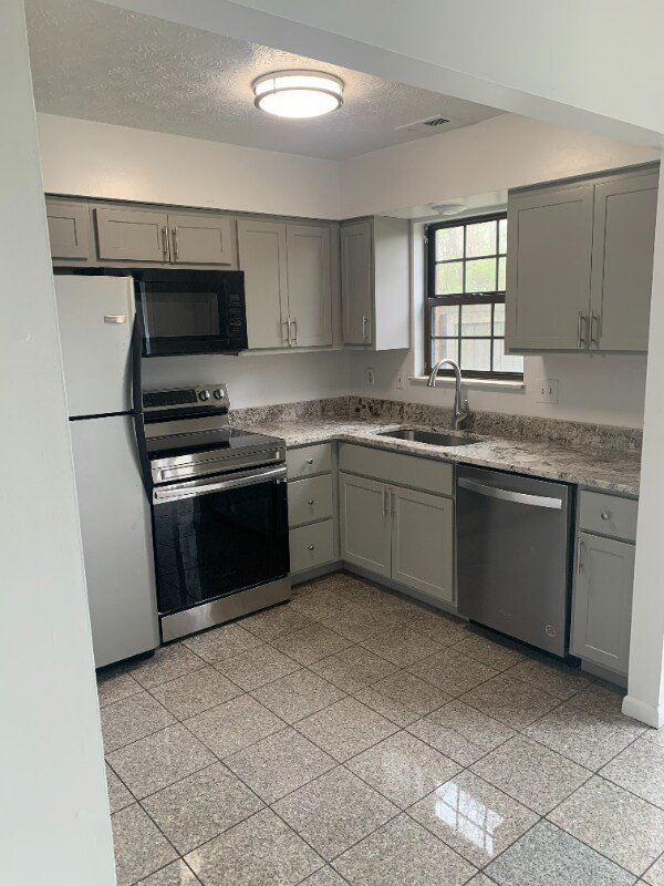 Photo - 726 Ohio Pike Townhome