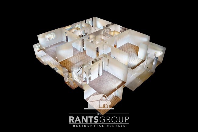 Foto del edificio - Luxury 4-Bedroom Home with 5-Car Garage & ...