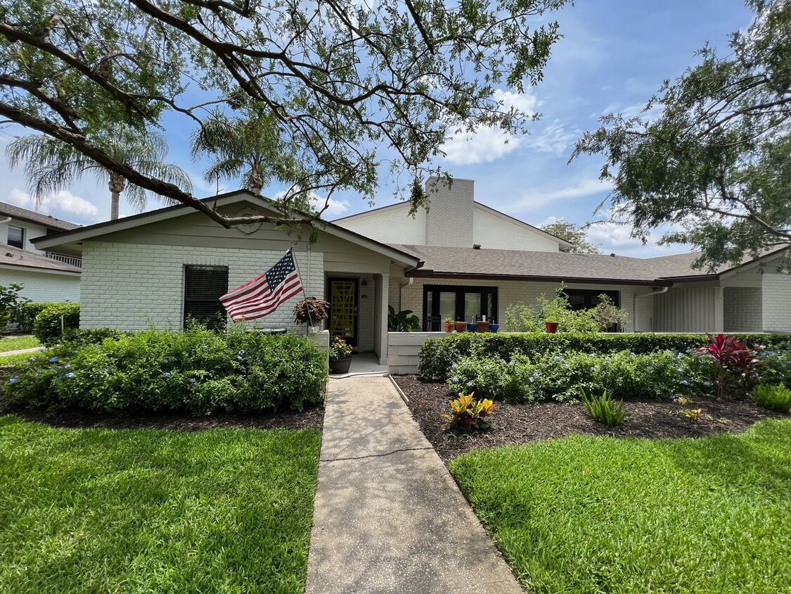 Audubon Park 2/2 Corner Unit Villa with La... - Audubon Park 2/2 Corner Unit Villa with La...