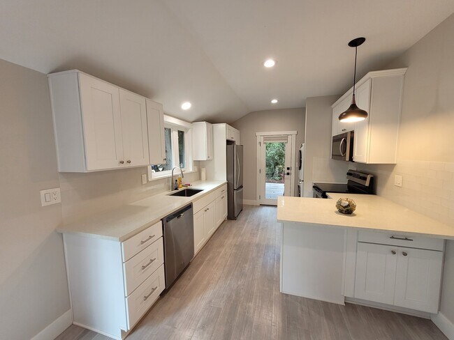 Foto del edificio - 7279 SW Canyon Ln