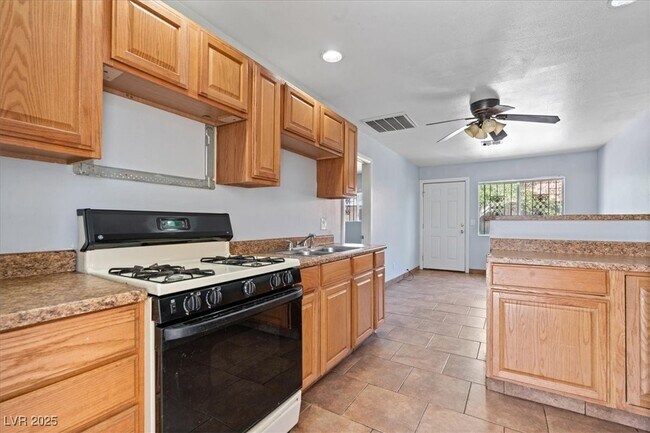 Foto del edificio - 4000 Visby Ln