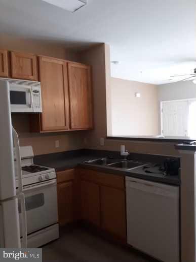 Building Photo - 9 River Ln