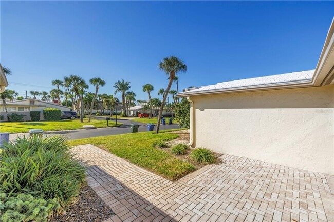 Foto del edificio - 111 Whispering Sands Cir