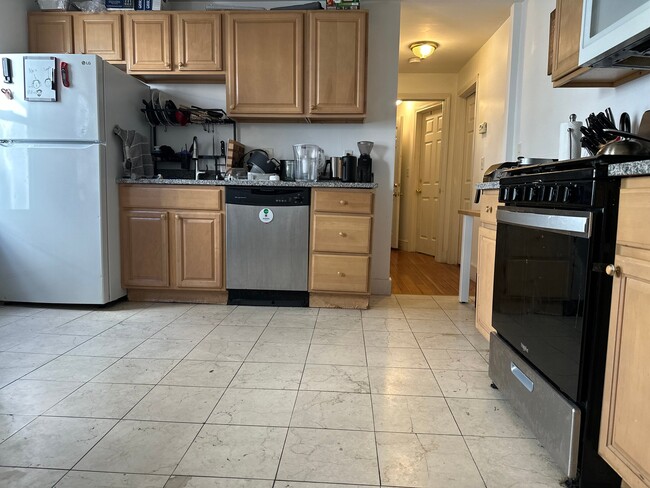 Photo - 27 Brackett St Apartment