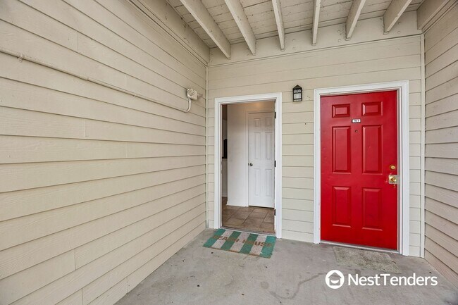 Foto del edificio - The Perfect One Bedroom Ground Floor Unit