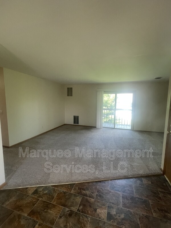 Foto del edificio - 213 Chateau Dr