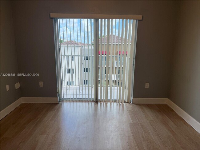 Foto del edificio - 11060 SW 196th St