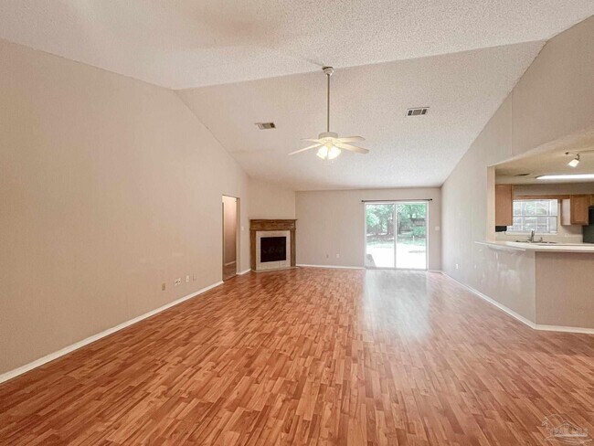 Foto del edificio - 902 Catskill Ln