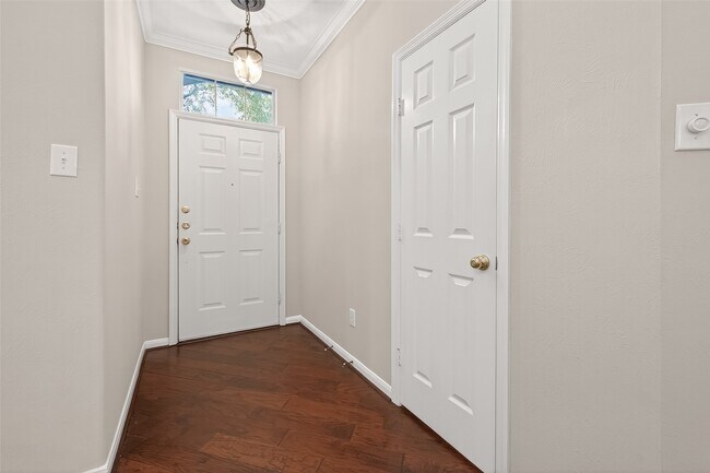 Foto del edificio - 2330 Everest Way