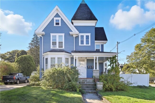 Building Photo - 57 School St