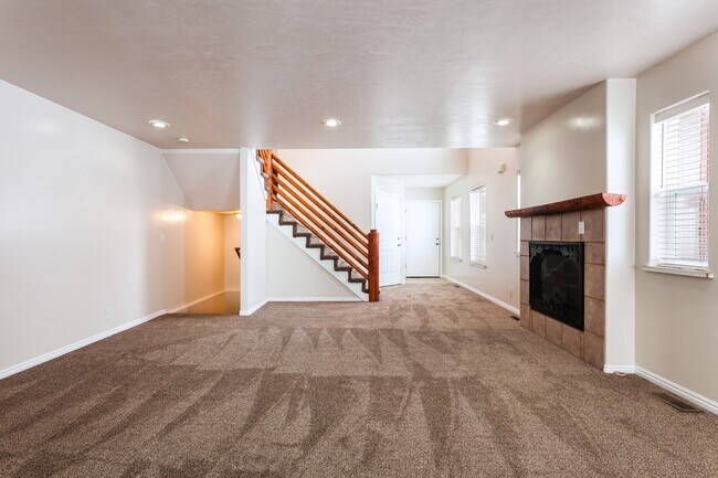 Foto del edificio - Charming Mountain Home with Prime Commuter...