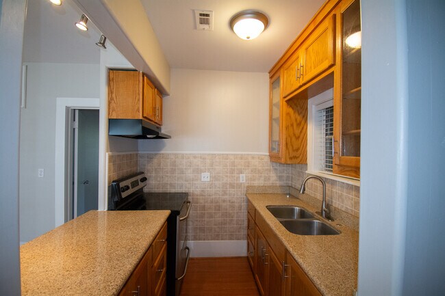 Foto del edificio - 421 W Fisher St