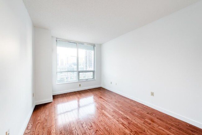 Foto del edificio - 20 Newport Pkwy