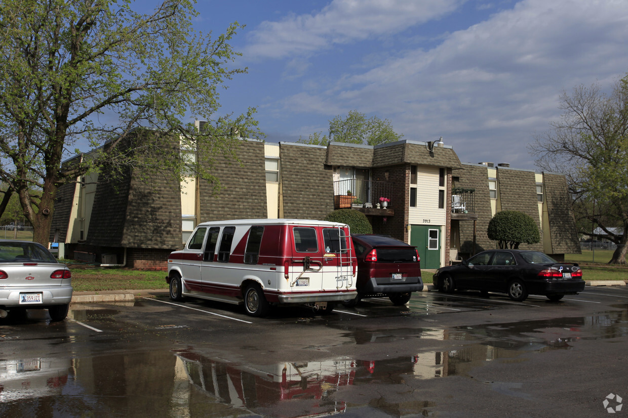 Primary Photo - Bethany Place Apartments