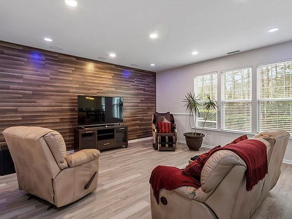 Building Photo - Build Equity While Leasing - Lease and Own...