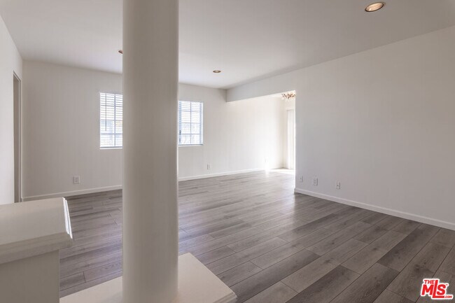 Foto del edificio - 631 Pacific St