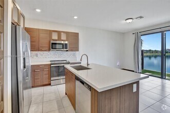 Building Photo - 16011 NW 91st Ct