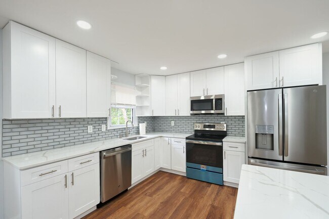 Foto del edificio - 9900 Kingsbridge Dr