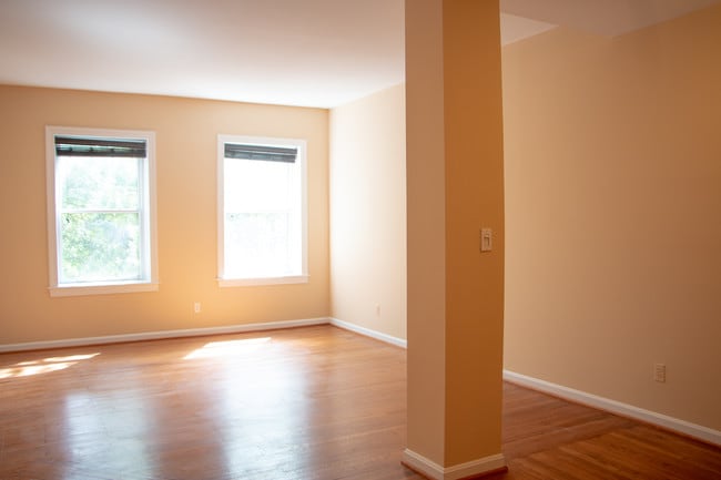 Building Photo - 1930 New Hampshire Ave NW