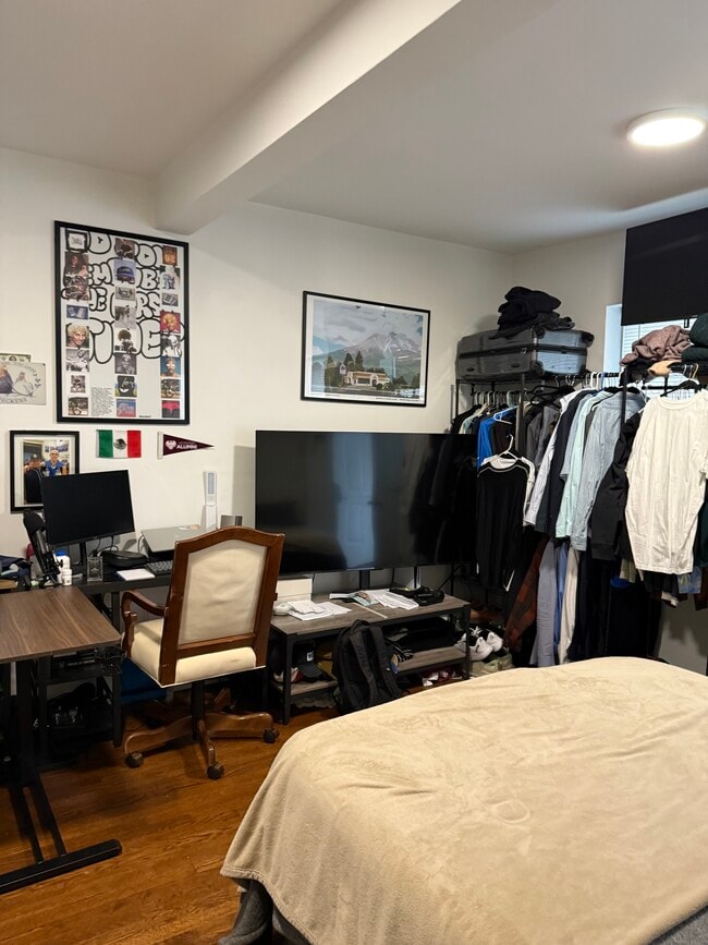 Building Photo - 269 Bolton St