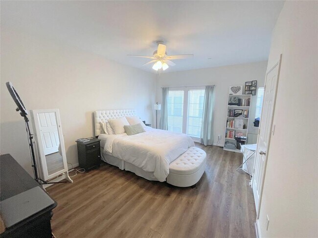 Building Photo - 3001 Murworth Dr